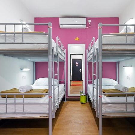 Cx Hostel Kuta Raya 外观 照片