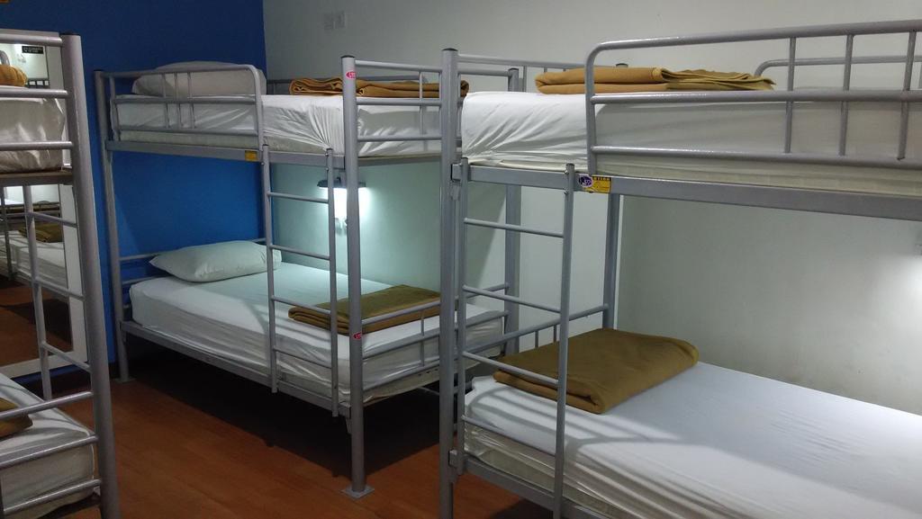 Cx Hostel Kuta Raya 外观 照片
