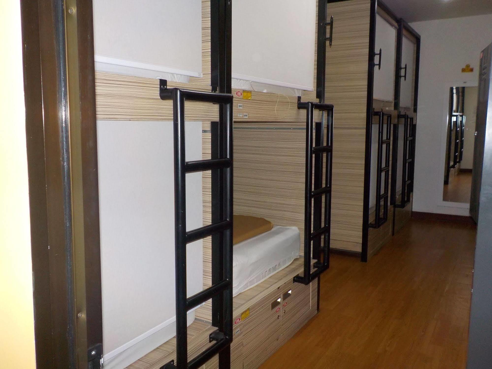 Cx Hostel Kuta Raya 外观 照片