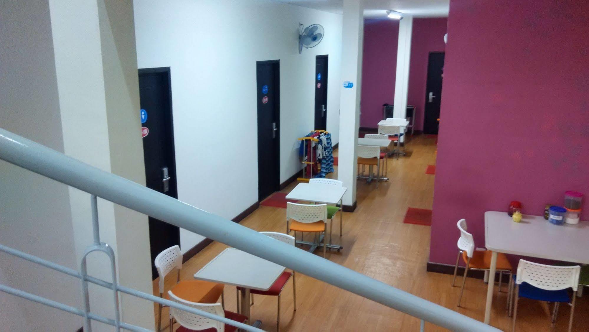 Cx Hostel Kuta Raya 外观 照片
