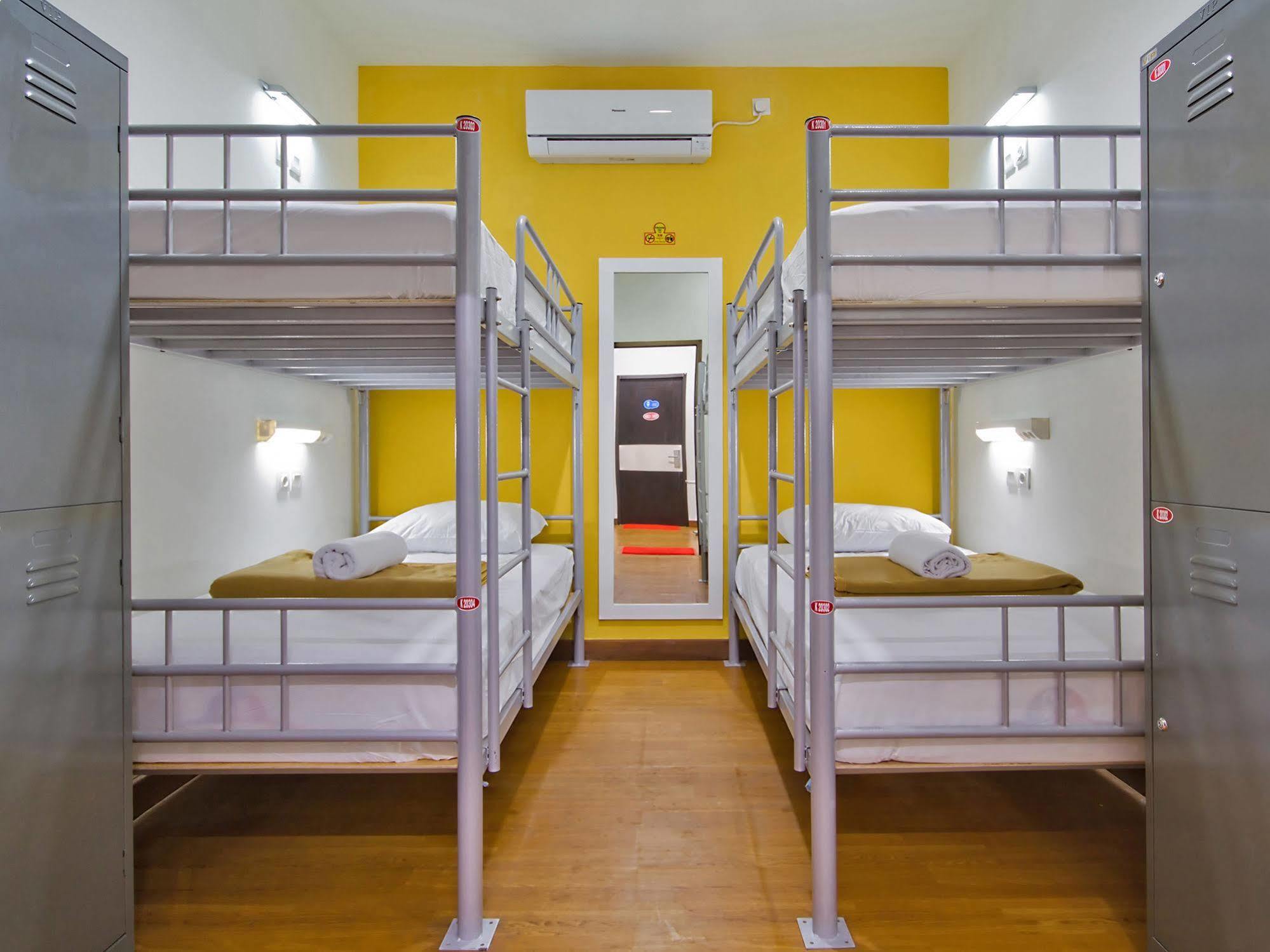 Cx Hostel Kuta Raya 外观 照片