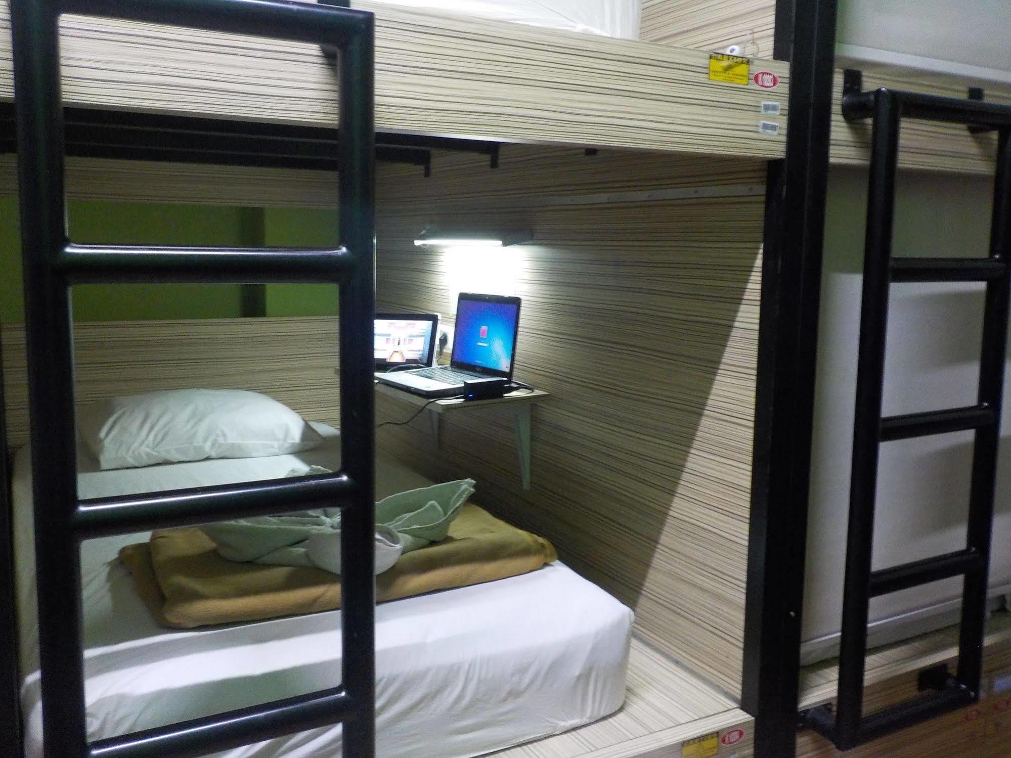 Cx Hostel Kuta Raya 外观 照片