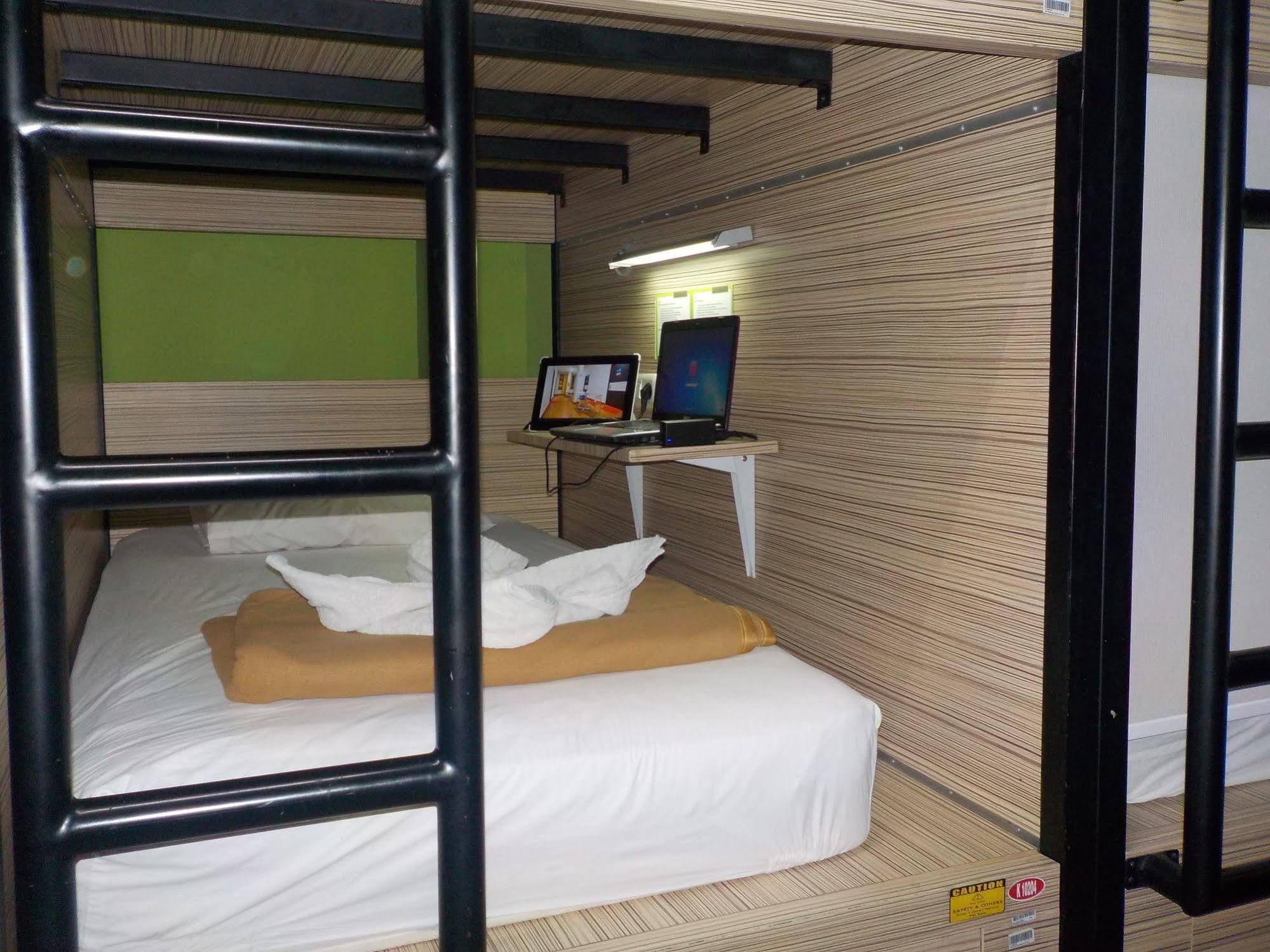 Cx Hostel Kuta Raya 外观 照片