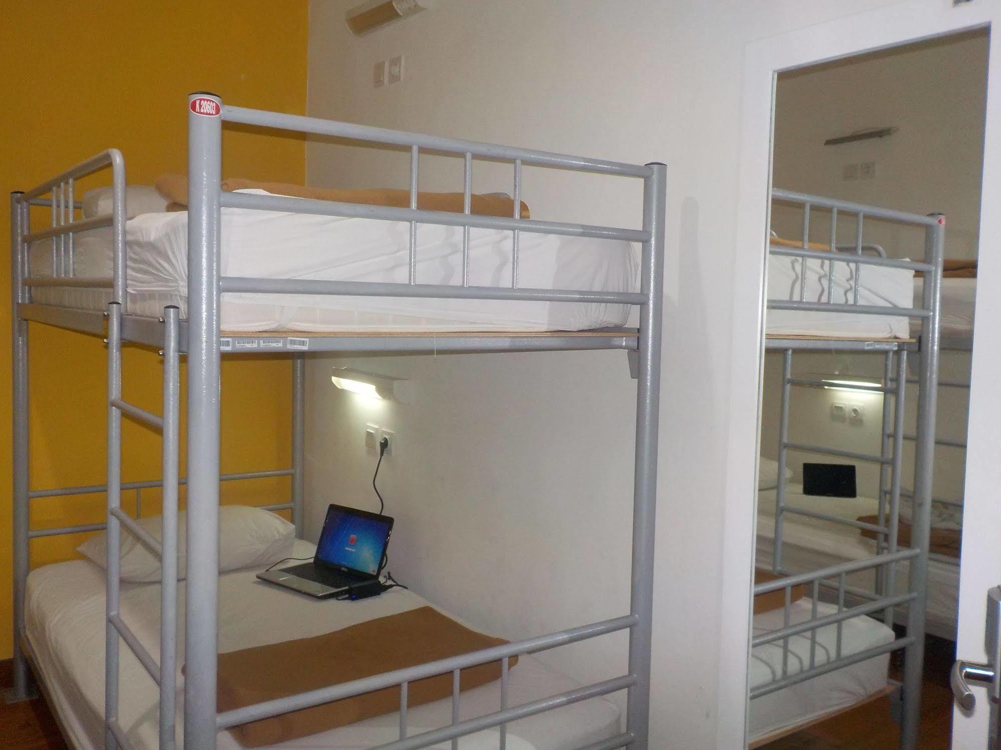 Cx Hostel Kuta Raya 外观 照片